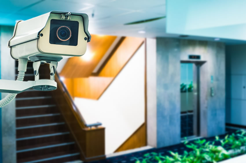 Quem tem autorização para ter acesso às gravações das câmeras de segurança no condomínio?